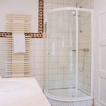 Дом отдыха Landfein-villa Marathon